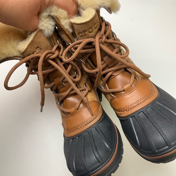 CROCS AllCast II Luxe Snow Boots with shearling at the collar - Picture 8 of 16